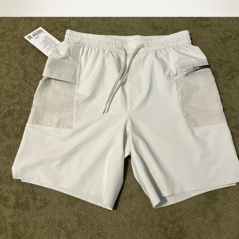 Lululemon Athletica Gray Cargo Shorts with Elastic Waistband